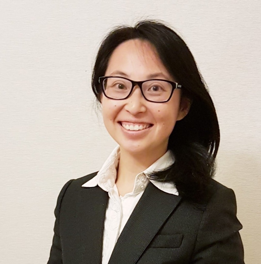 Headshot of Vivian Kelly