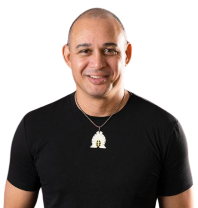 Image of Thomas, wearing a black t-shirt